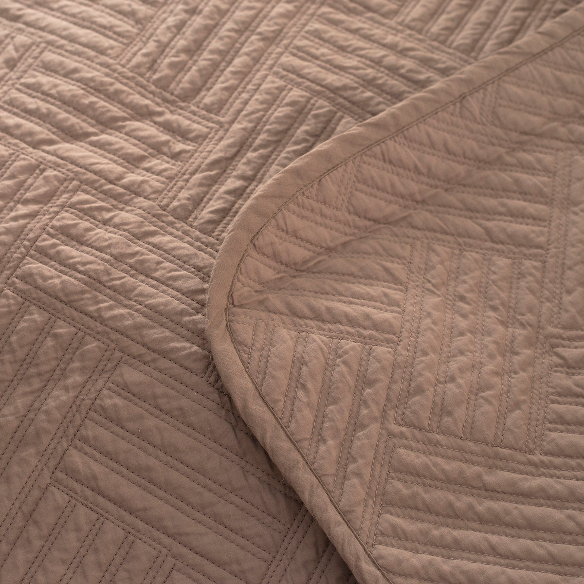 Eliott Summer AC Quilt/Quilted Bed Cover/Comforter Simply Taupe