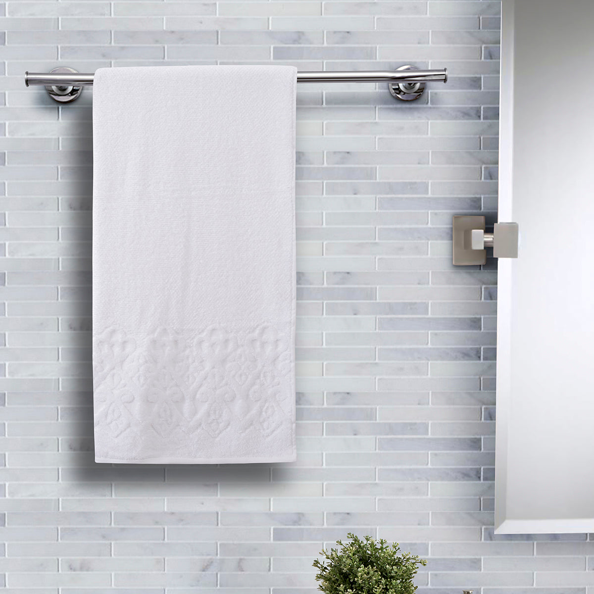 Windsor Antimicrobial Antifungal Zero Twist Fluffy Luxurious White Towel