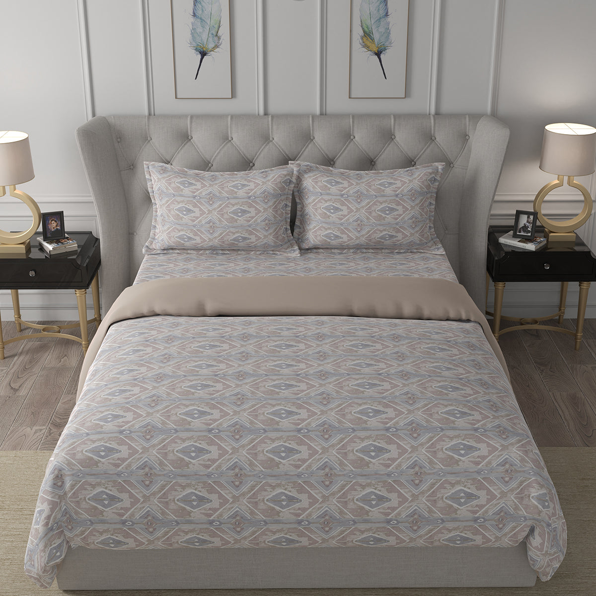 Hermosa Exotic Bouquet Tupack Red Quilt