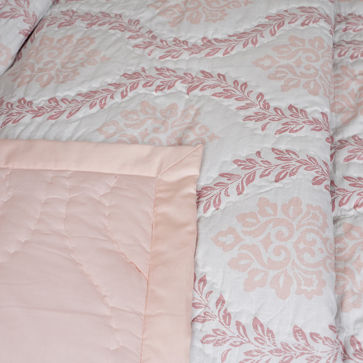 Tranquil Essence Lawn Leaflet Peach Summer AC Quilt/Quilted Bed Cover/Comforter