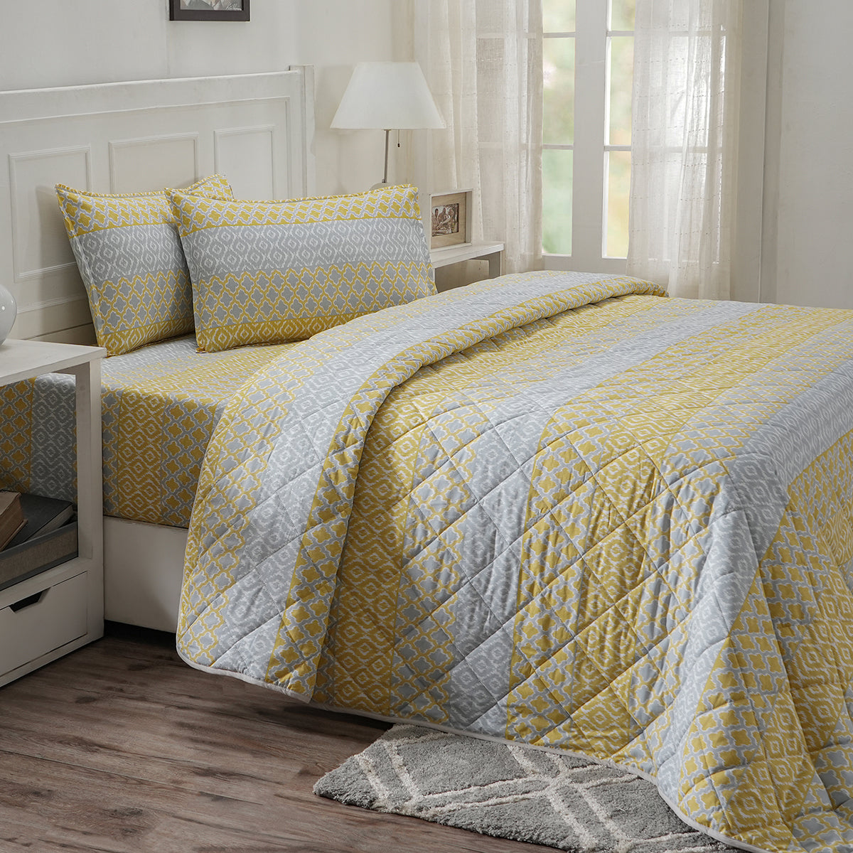 Optimist Bloom Multi Ikat 4PC Quilt/Quilted Bed Cover Set