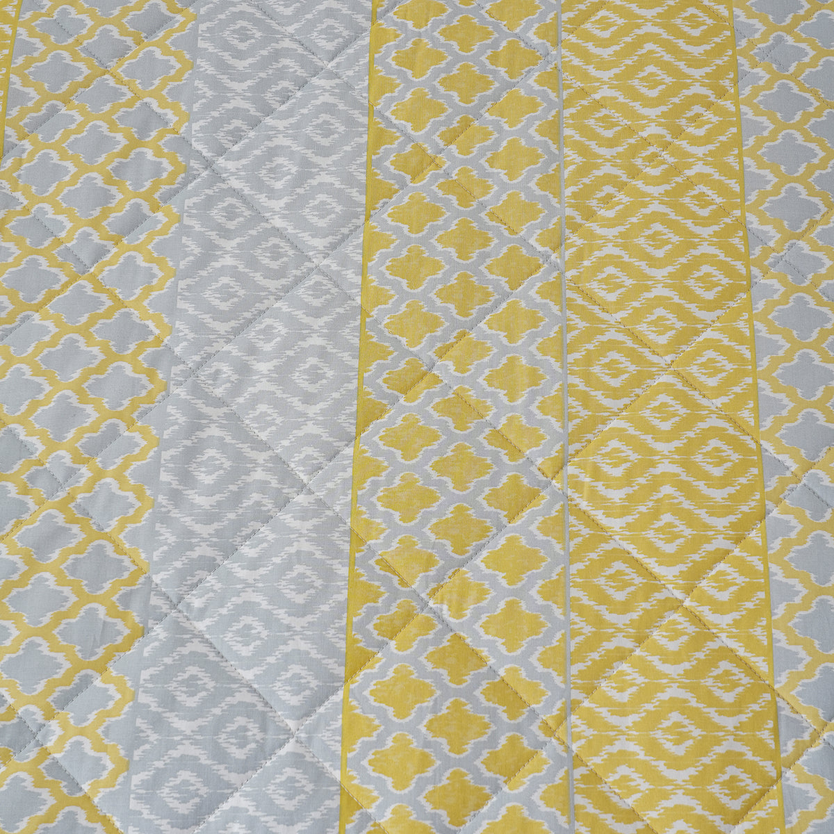 Optimist Bloom Multi Ikat 4PC Quilt/Quilted Bed Cover Set