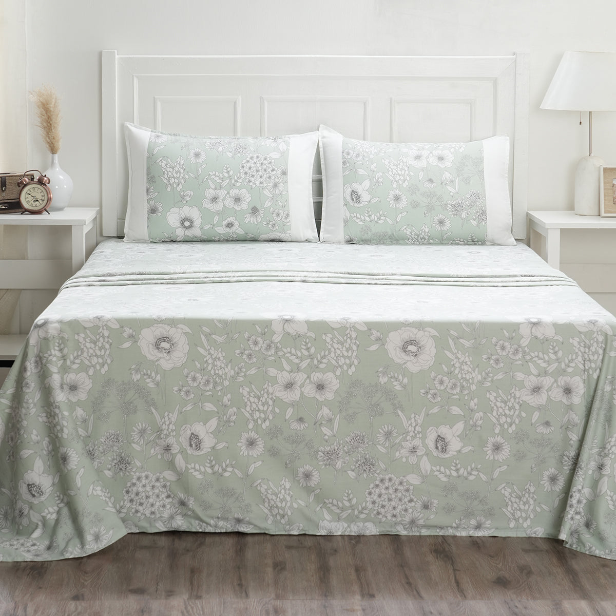 Royal Botanic 200 TC Outline Floral 100% Cotton Bed Sheet With Pillow Case
