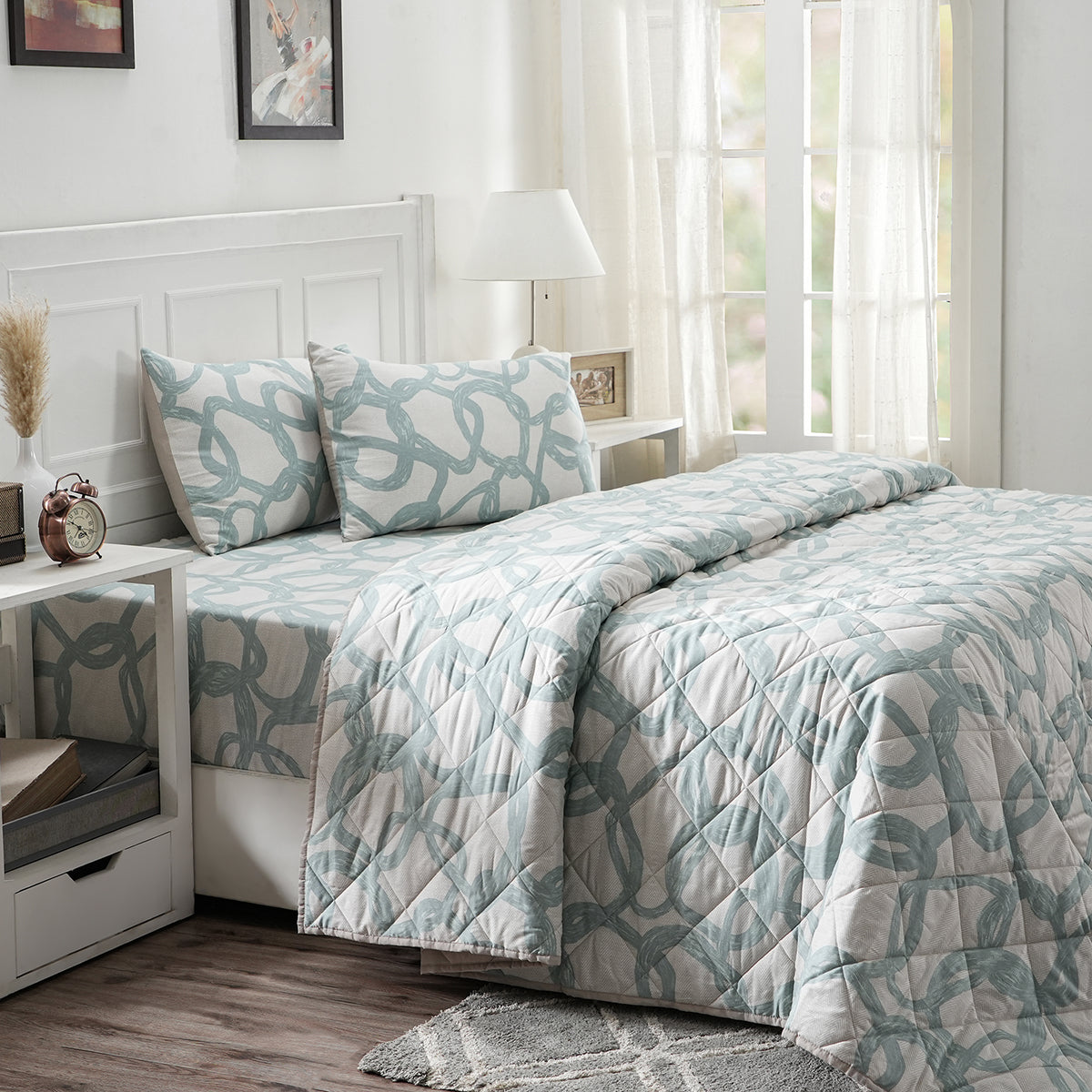 Royal Botanic 115 GSM Harriett Green Quilt/Quilted Bed Cover