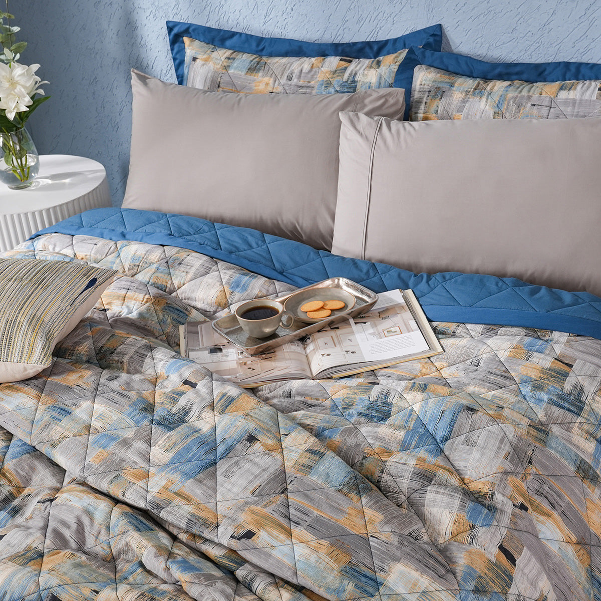 Whimsy Nature Brush Strokes Blue 8pcs Quilt/Quilted Bed Cover