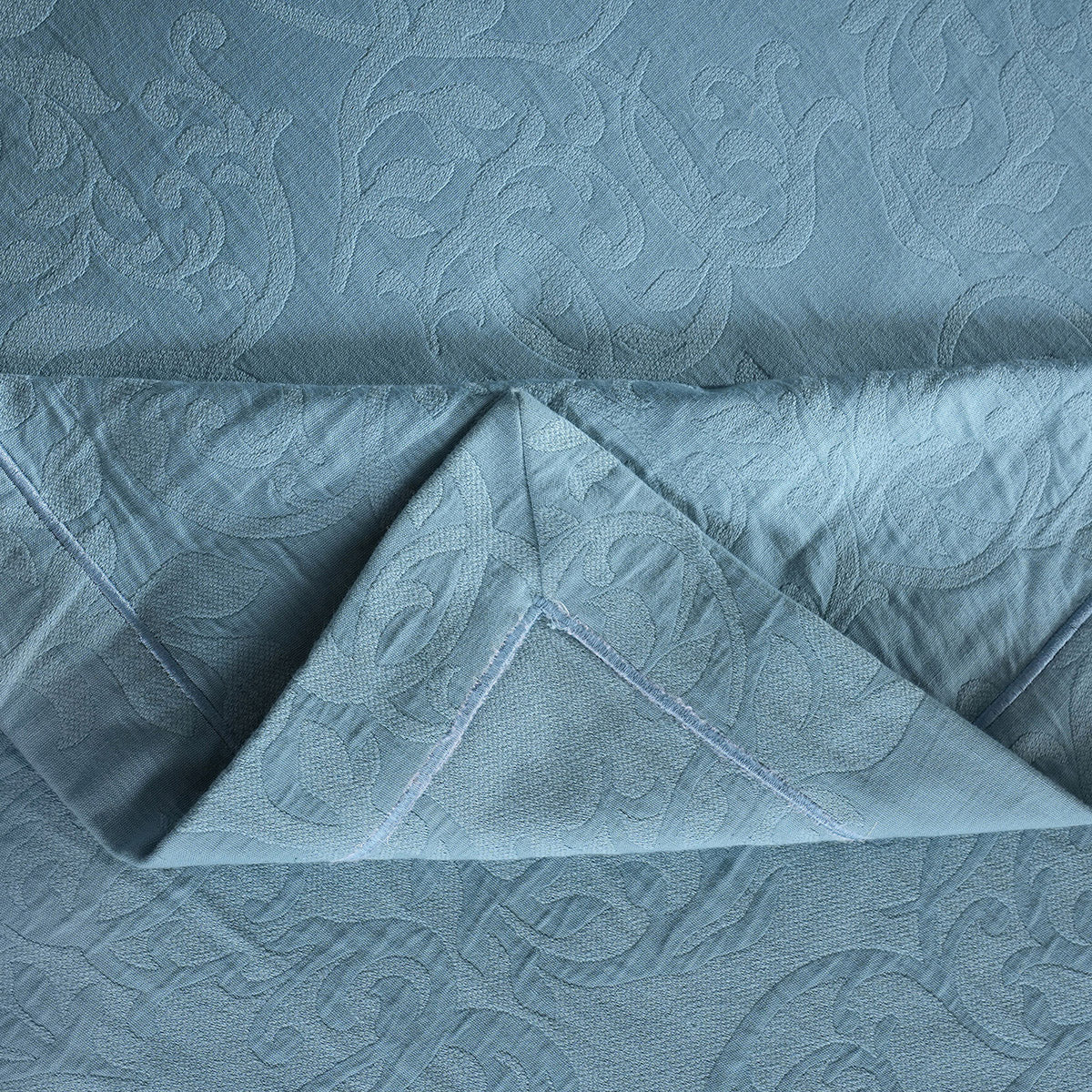 Classical Impression Curly Scroll 100% Cotton 8pcs Bed Cover Set Blue