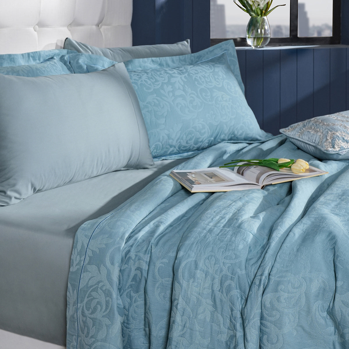 Classical Impression Curly Scroll 100% Cotton 8pcs Bed Cover Set Blue