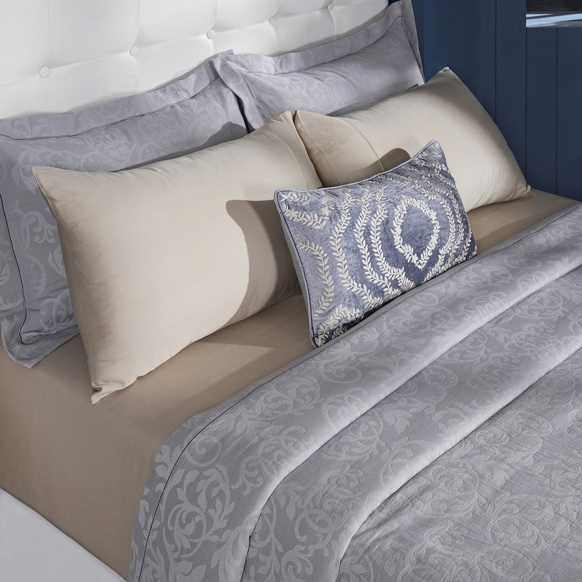 Classical Impression Curly Scroll 100% Cotton 8pcs Bed Cover Set Grey