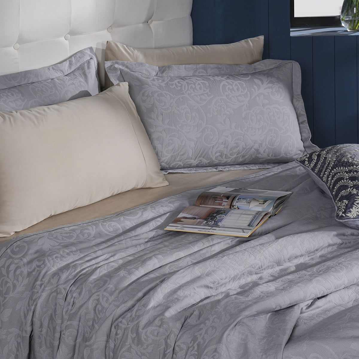 Classical Impression Curly Scroll 100% Cotton 8pcs Bed Cover Set Grey