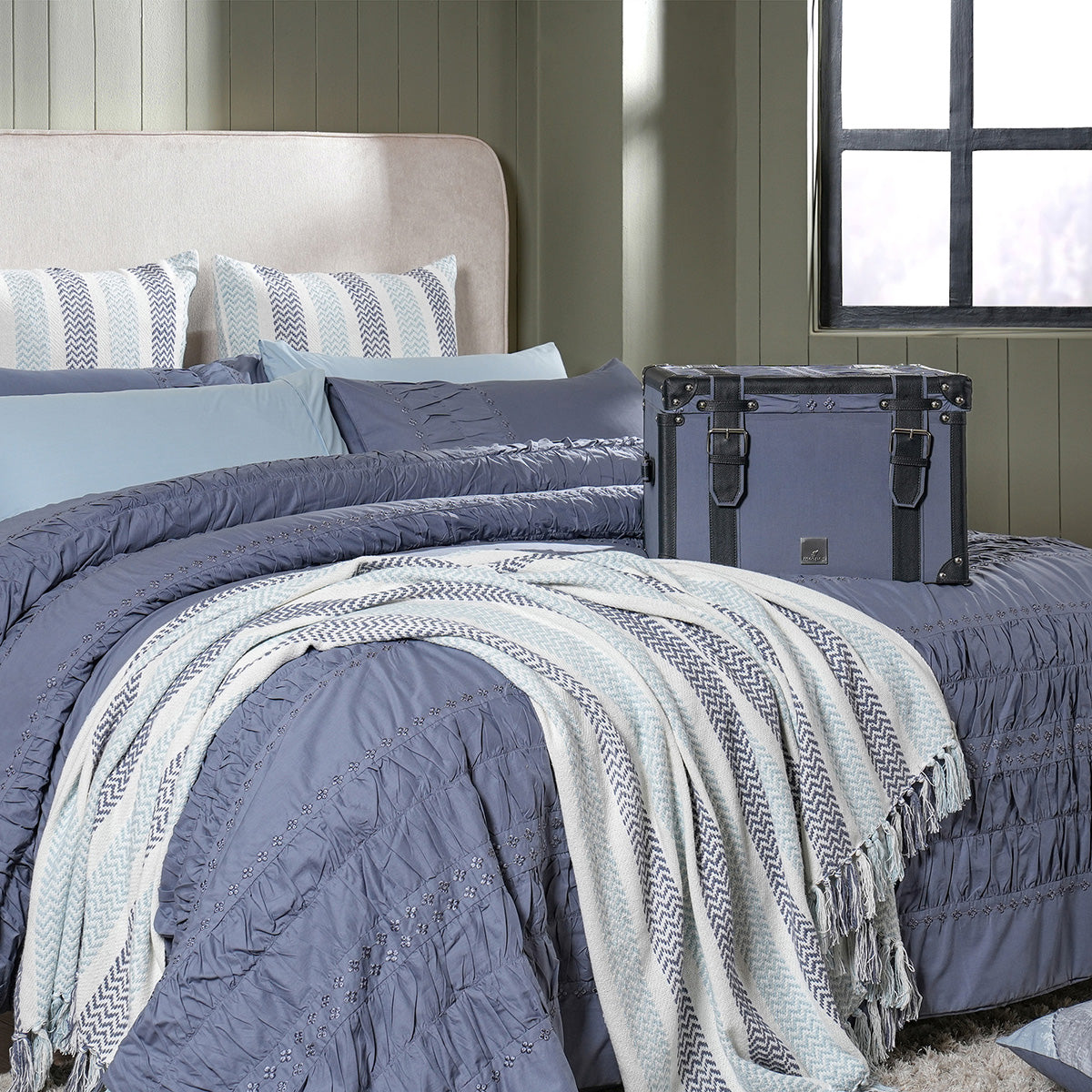 Rurban Elegance Ruching Rhapsody 11 pcs Quilt/Quilted Bed Cover Set Grey
