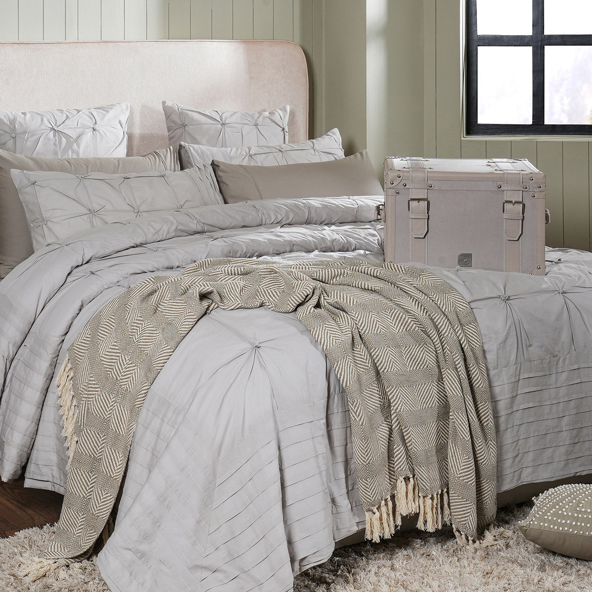Rurban Elegance Distressed Corners 11 pcs Quilt/Quilted Bed Cover Set Neutral