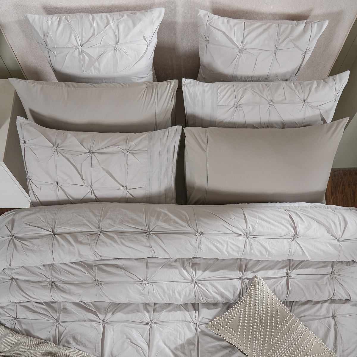 Rurban Elegance Distressed Corners 11 pcs Quilt/Quilted Bed Cover Set Neutral