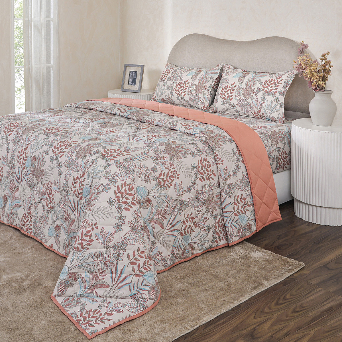 Hermosa Botanic Bloom Garden Muse Quilt Red