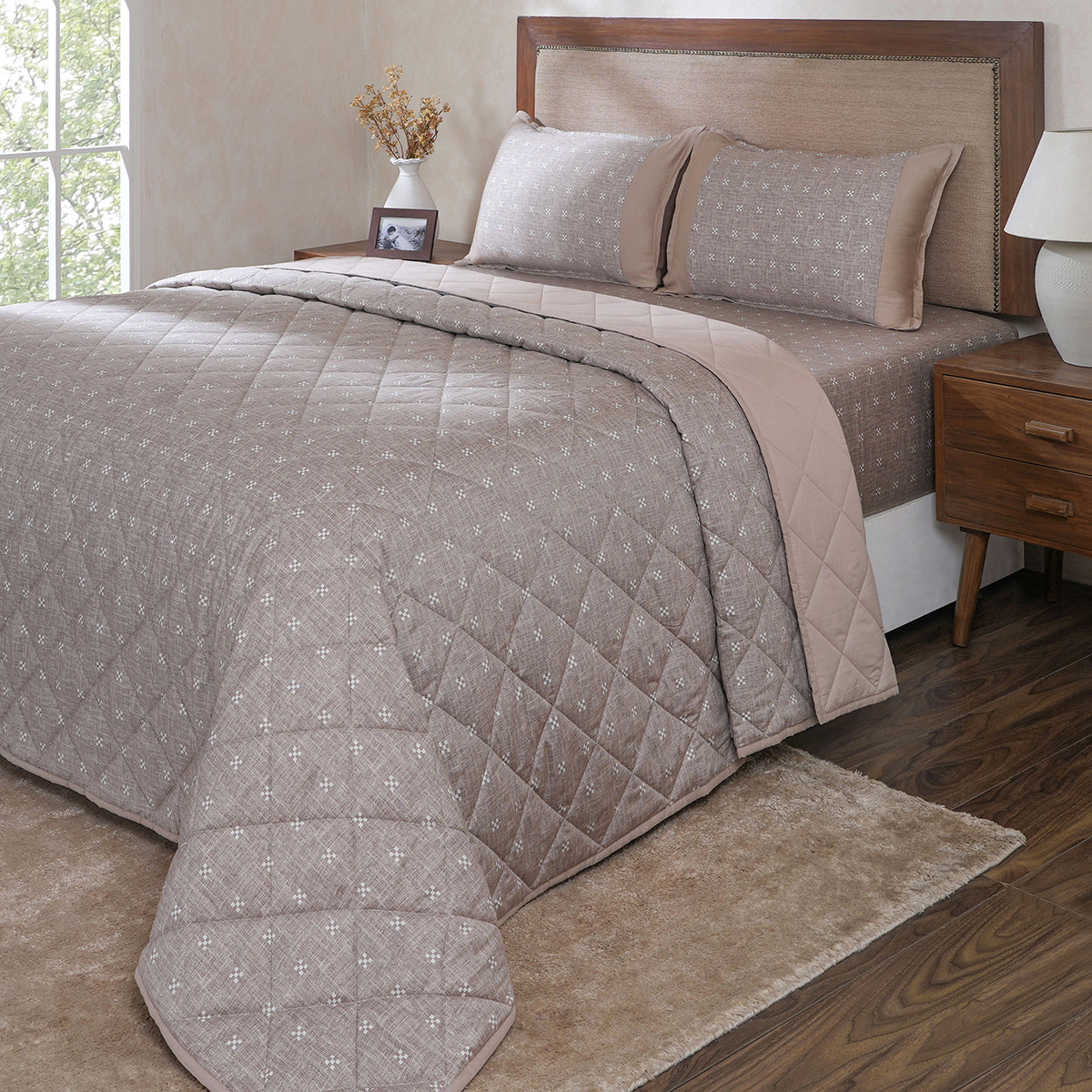 Hermosa Botanic Bloom Artisanal Aura 4Pcs Brown Quilt Set