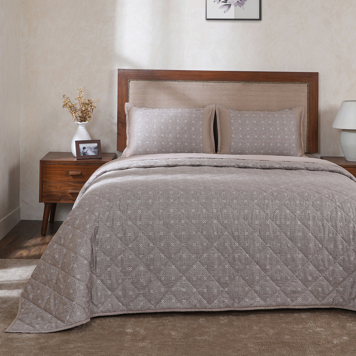 Hermosa Botanic Bloom Artisanal Aura 4Pcs Brown Quilt Set
