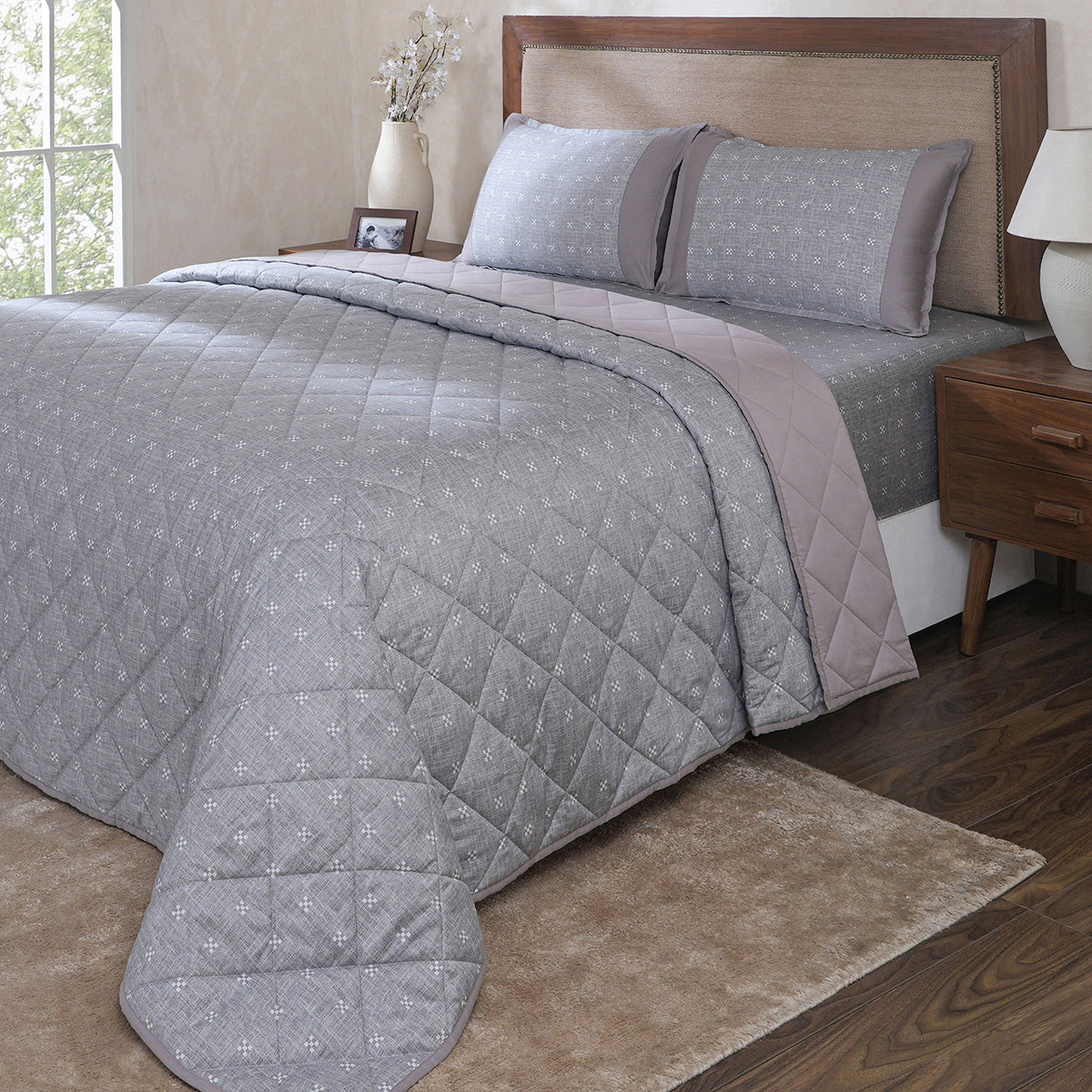 Hermosa Botanic Bloom Artisanal Aura Quilt Grey
