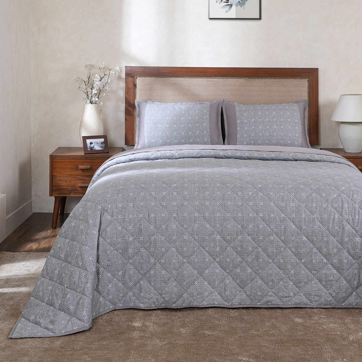 Hermosa Botanic Bloom Artisanal Aura Quilt Grey