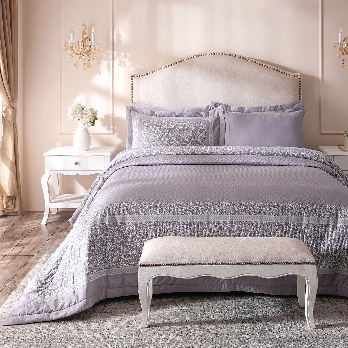 Ornamental Elegance Splendid Quilt/Quilted Bed Cover Purple