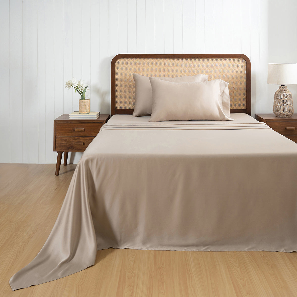 100% Tencel™ Solid Bedsheet with Pillow Case Serene Haven Noemi Neutral