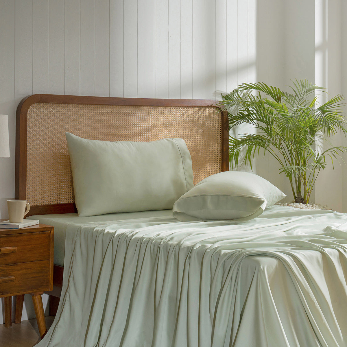 100% Tencel™ Solid Bedsheet with Pillow Case Serene Haven Noemi Green