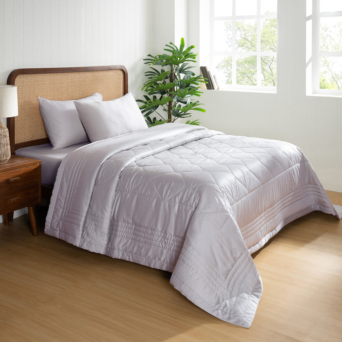 Fabric 100% Tencel™ Super Soft Quilt/Quilted Bed Cover Serene Haven Noemi Blue