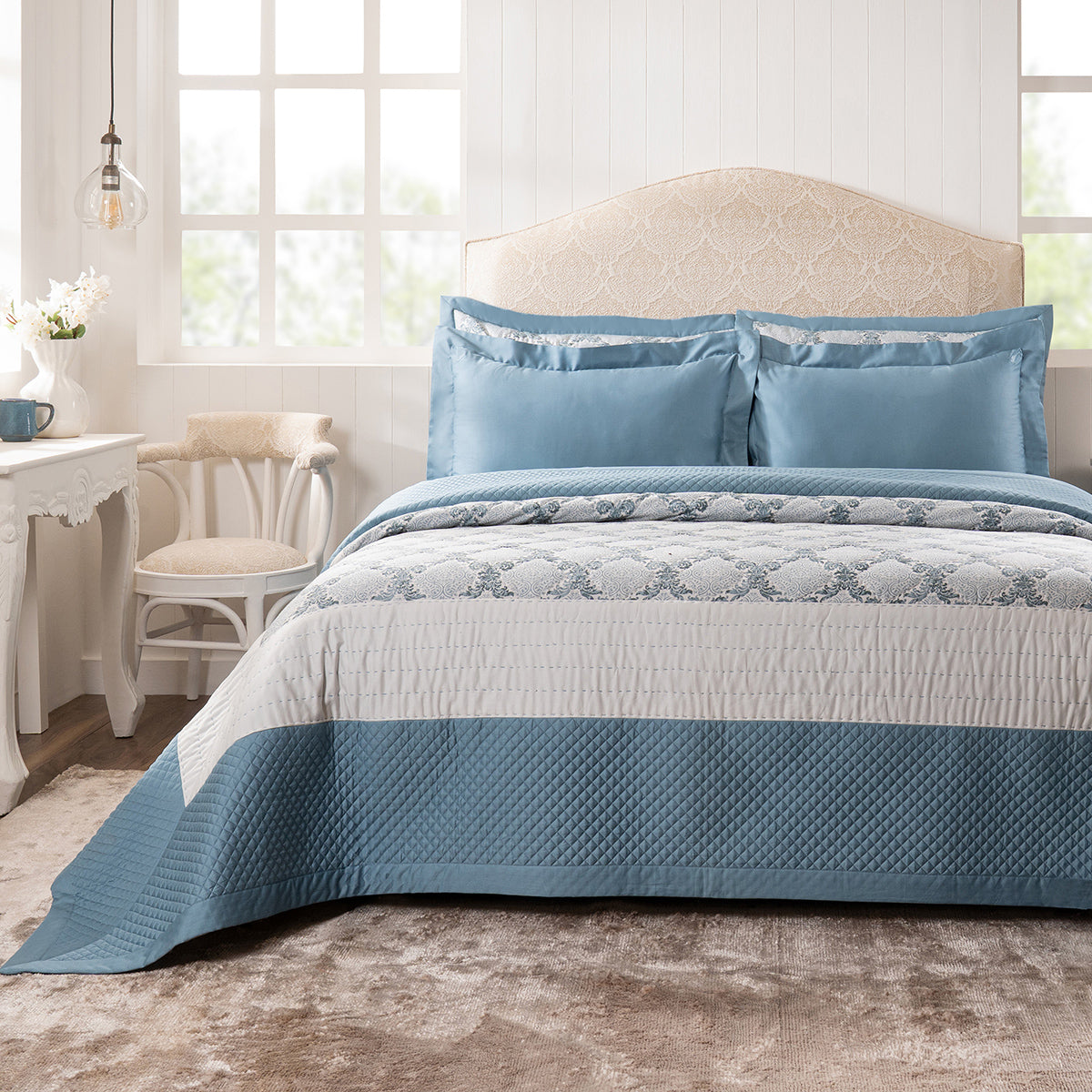 Quilt 100% Cotton Blue Damascene Imperial Grace