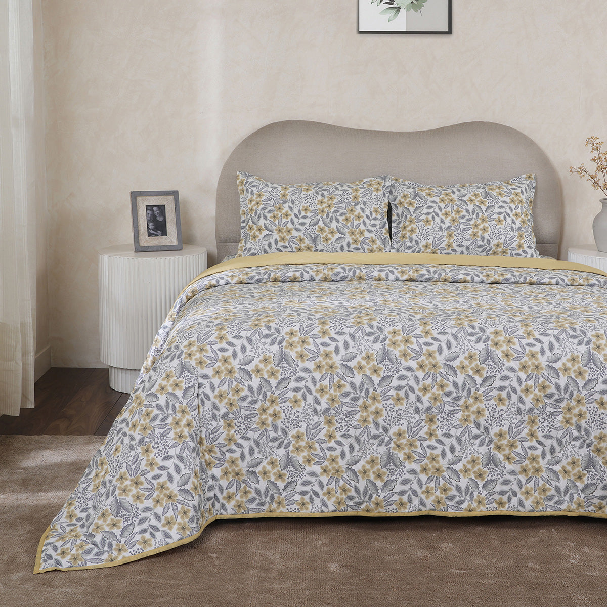 Hermosa Botanic Bloom Fleur Essence Quilt Yellow