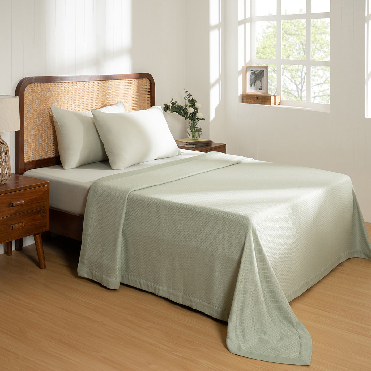 Bamboo Eco Friendly Soft Blanket/Bed Cover/Multi Cover Serene Haven Highlawn Green
