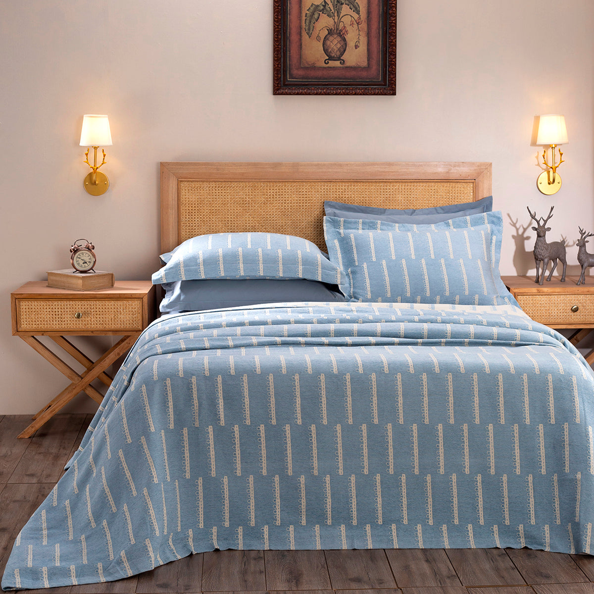 Exotic Heritage Ruler Dot Turquoise Bed Cover