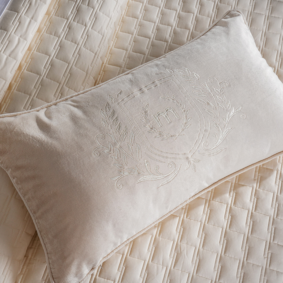 Chester Luxica Cream 11PC Quilt/Quilted Bed Cover Set