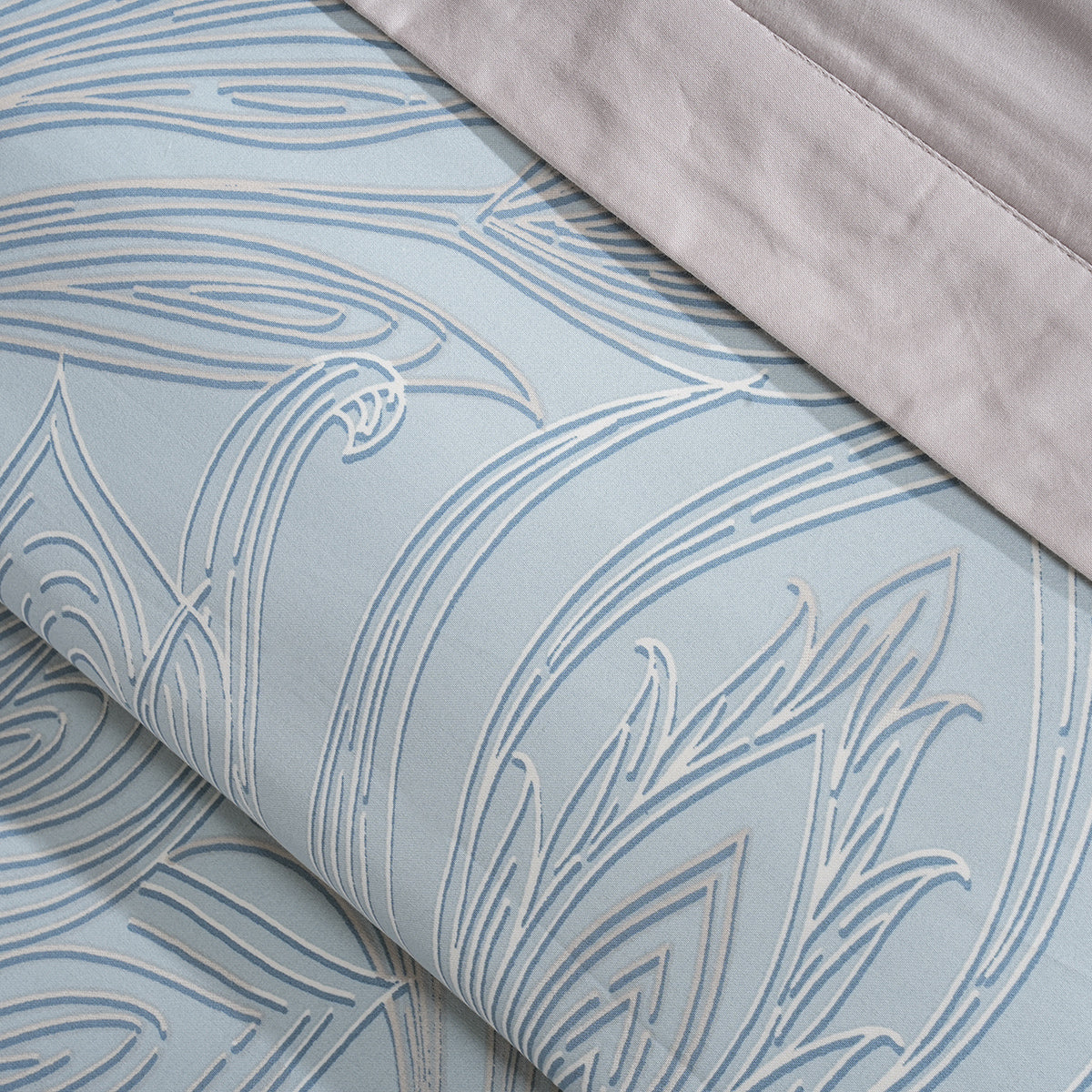 Classical Ornate Baroque Feathering 8pcs Duvet Cover Set Blue