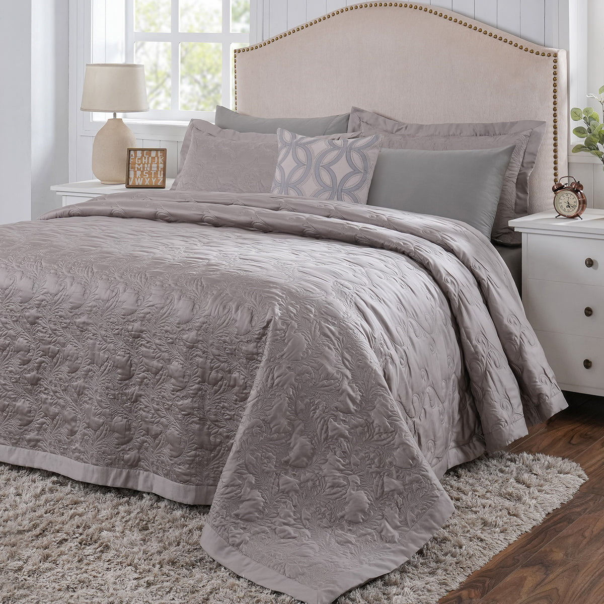 8pcs Quilt/Qulited Bed Cover Set Neutral Classical Ornate Twirls & Swirls