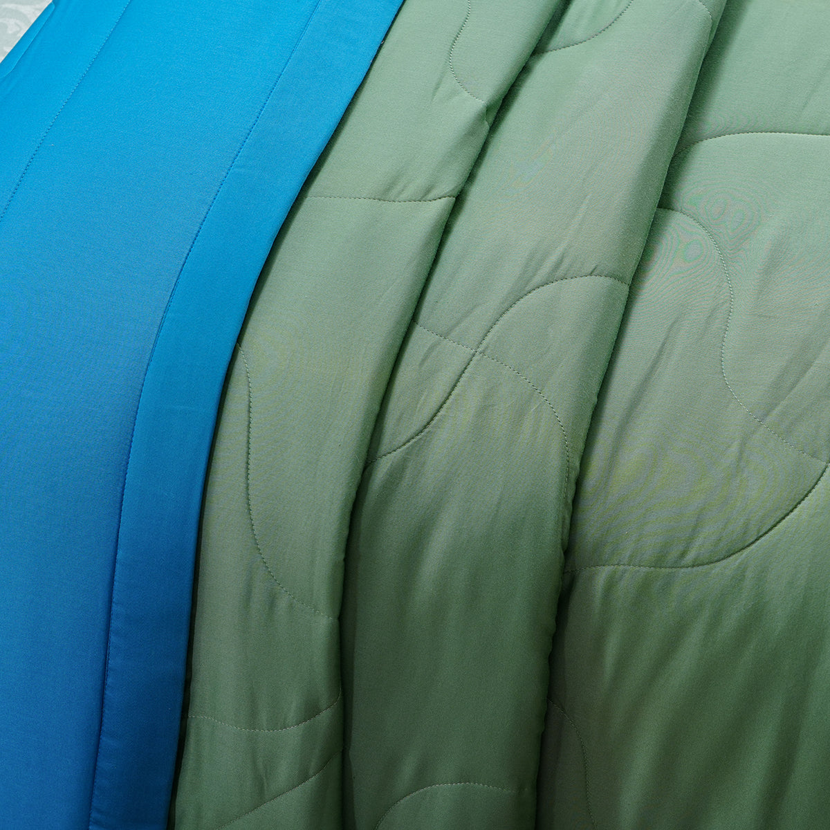 Vincent Reversible Basil/Mosaic Blue Quilt/Quilted Bed Cover Set