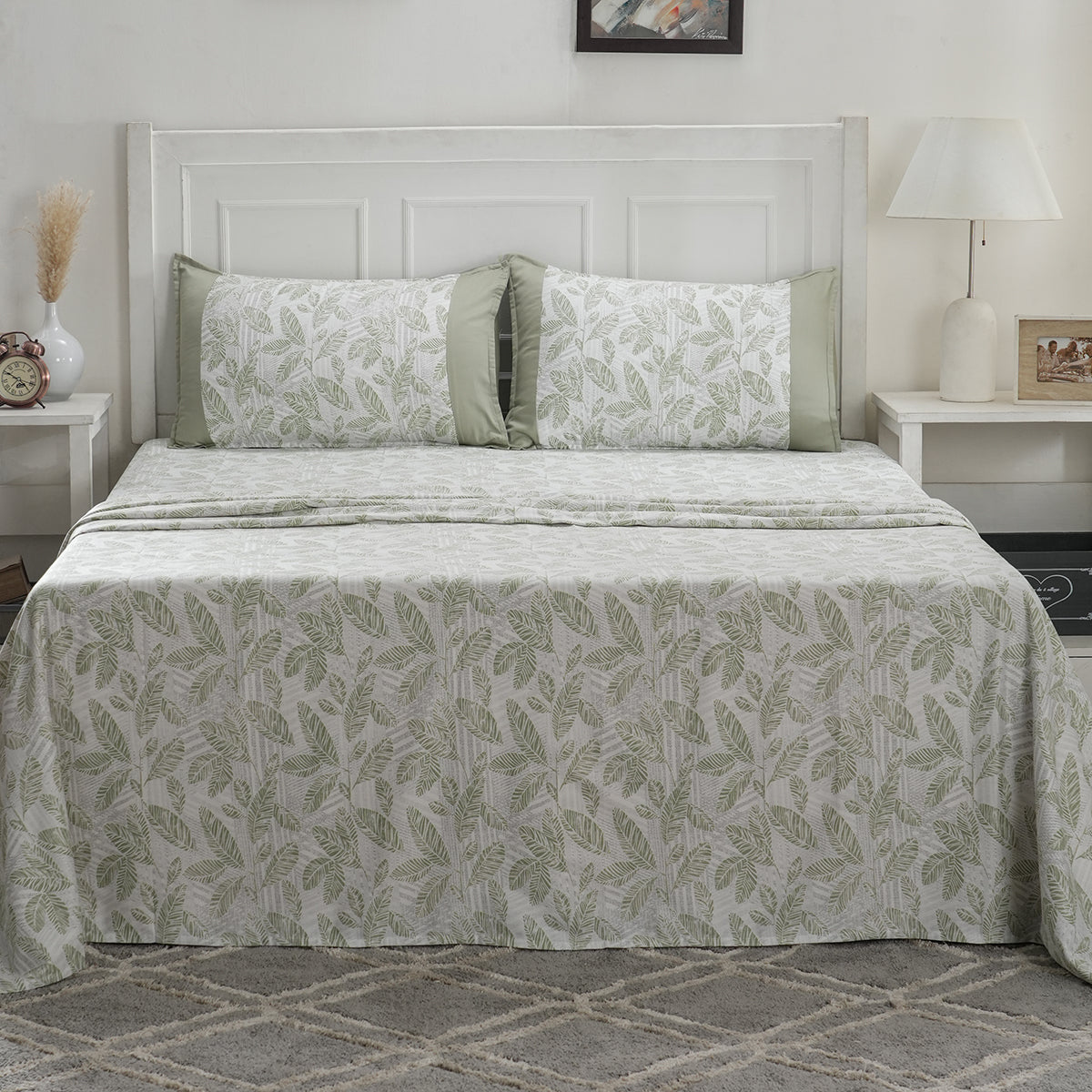 Optimist Bloom Tropical Texture 100% Cotton Printed Bed Sheet with Pillow Case
