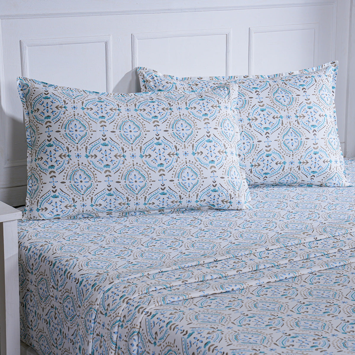 Hermosa Sensory Bloom Gareth 100% Cotton Printed Bed Sheet with Pillow Case Blue