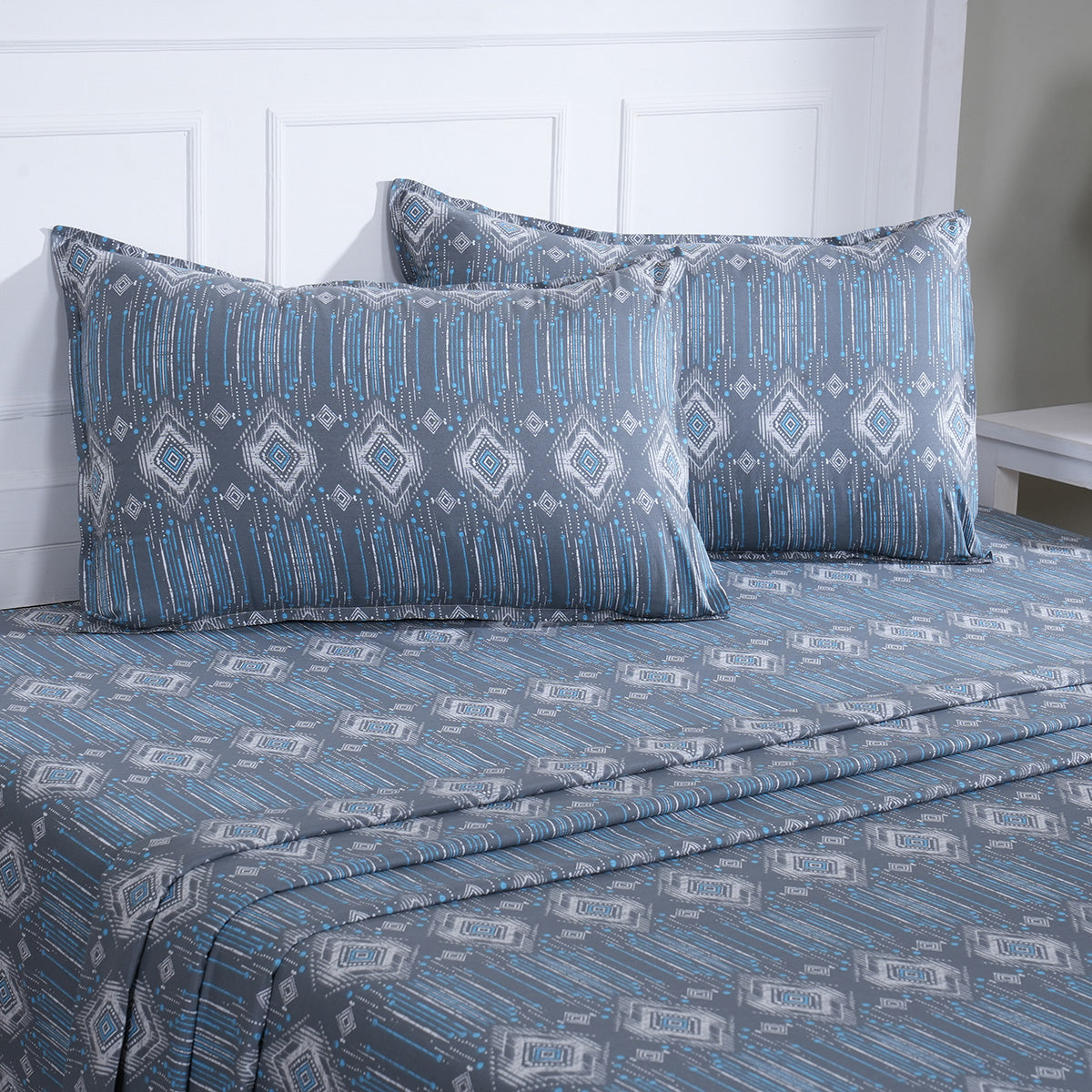 Hermosa Sensory Bloom 100% Cotton Printed Bed Sheet with Pillow Case Blue