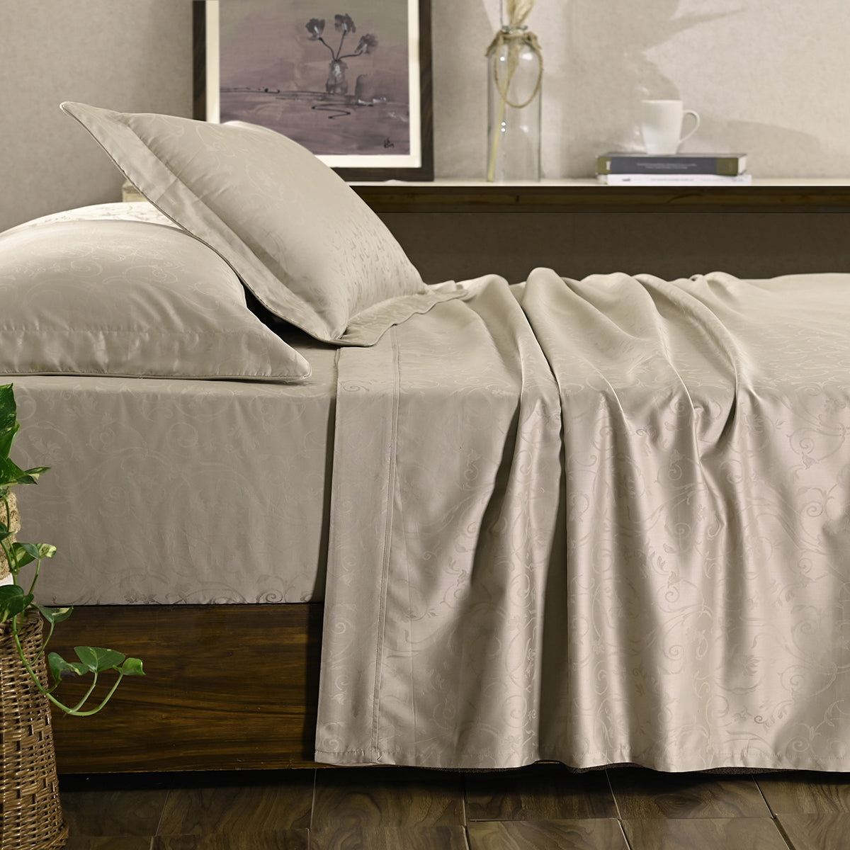 Scroll Self Jacquard 100% Cotton Ultra Soft Bed Sheet With Pillow Covers