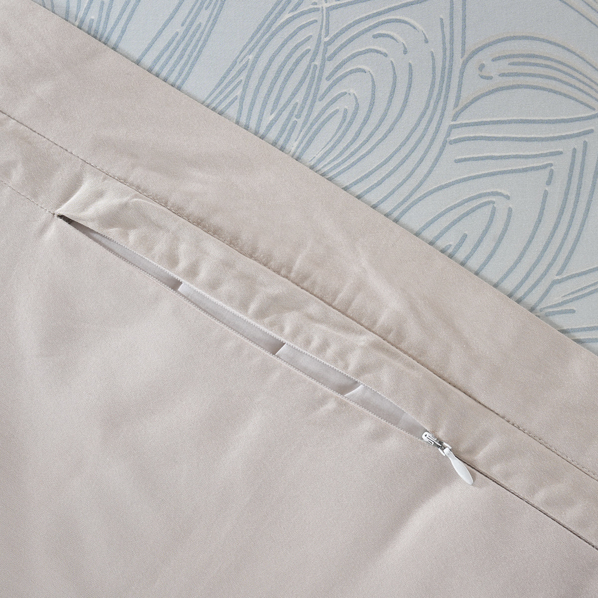 Classical Ornate Baroque Feathering Duvet Cover with Pillow Case Blue
