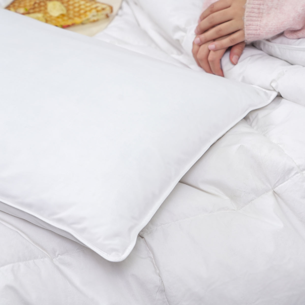 Elite Solid White 1PC Pillow