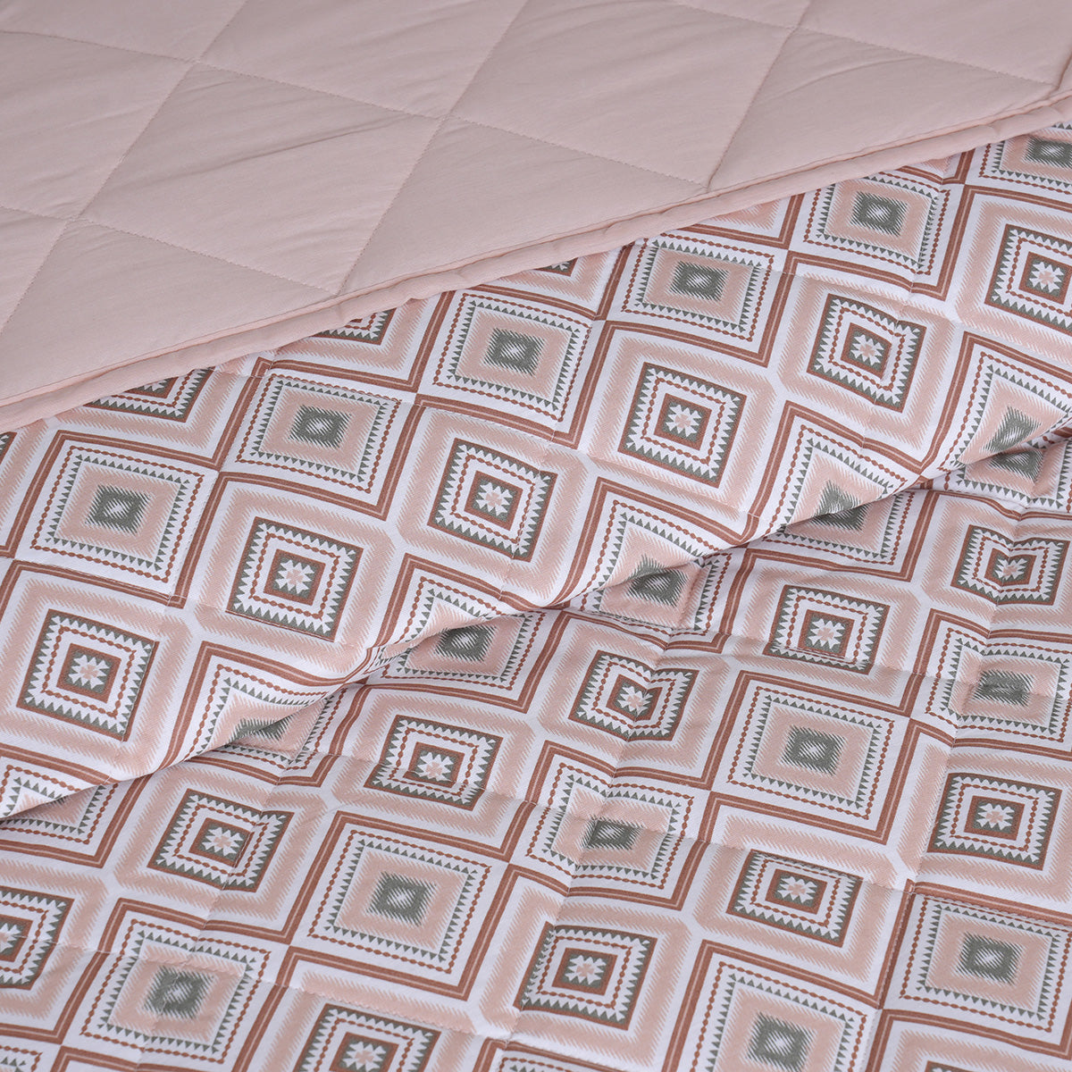 Hermosa Sensory Bloom Jude Quilt Peach