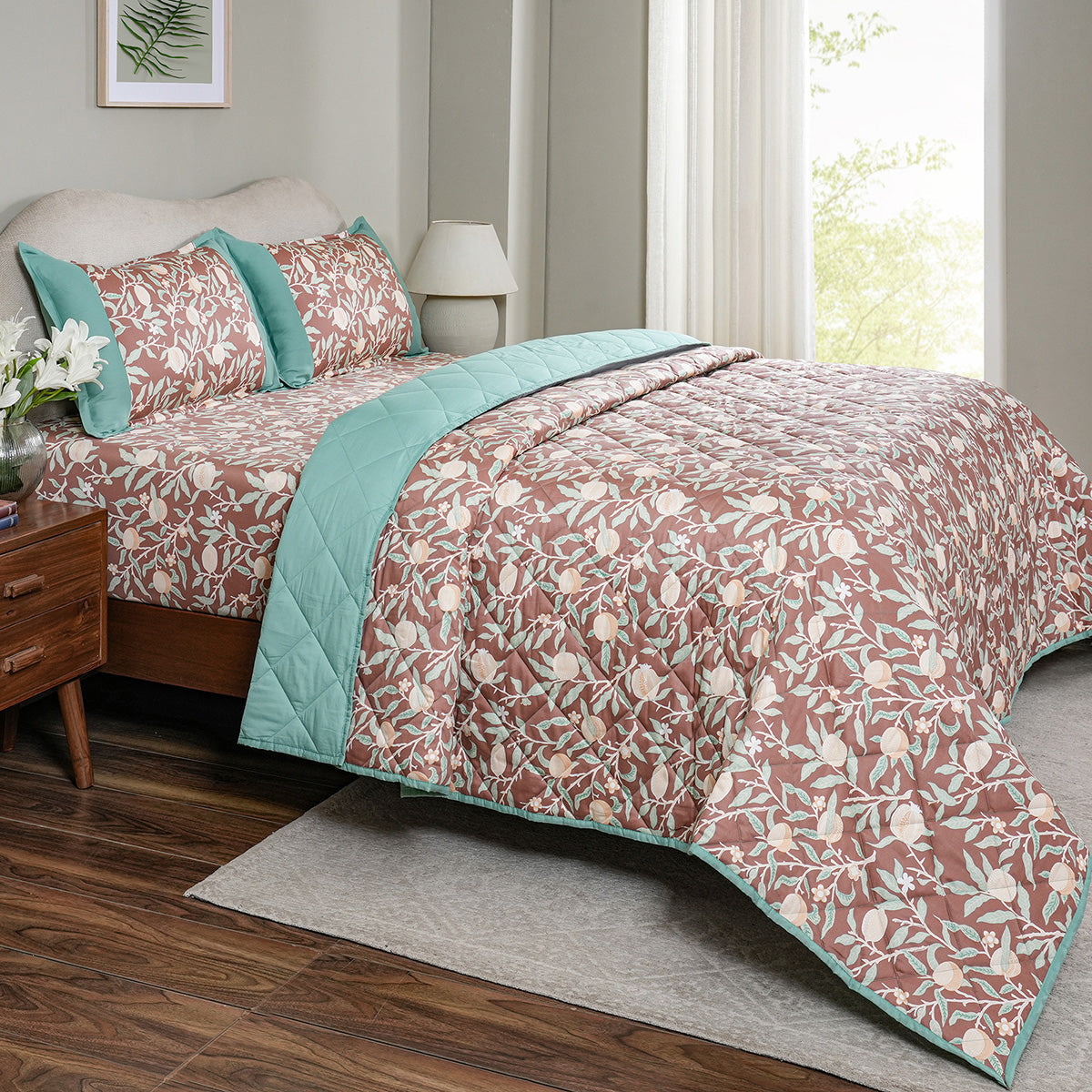 Sensory Bloom Granada extremely Cozy Red Quilt
