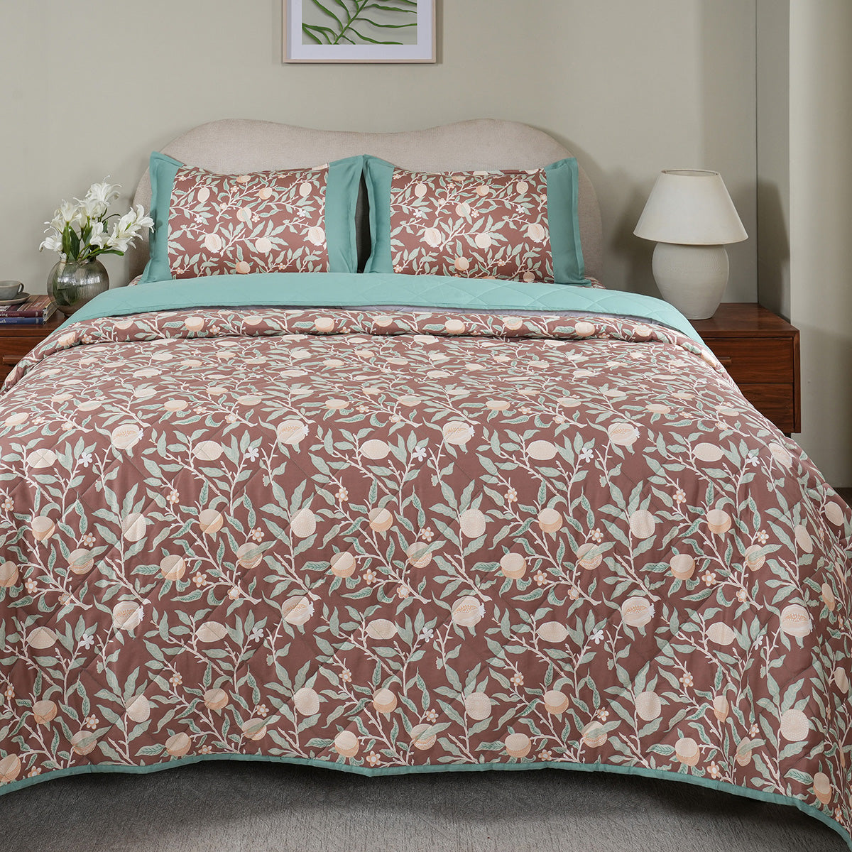 Sensory Bloom Granada extremely Cozy Red Quilt