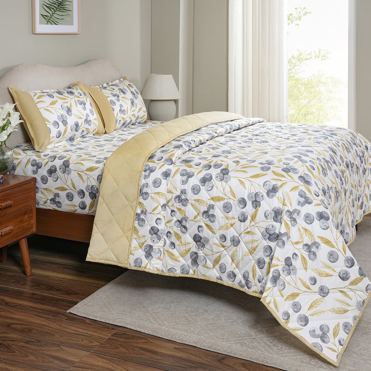 Sensory Bloom Myrtille extremely Cozy Mustard Quilt