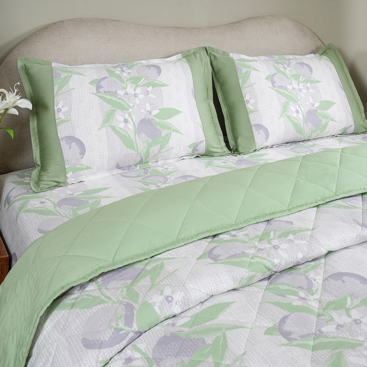 Sensory Bloom Colorsplash extremely Cozy Lilac Quilt