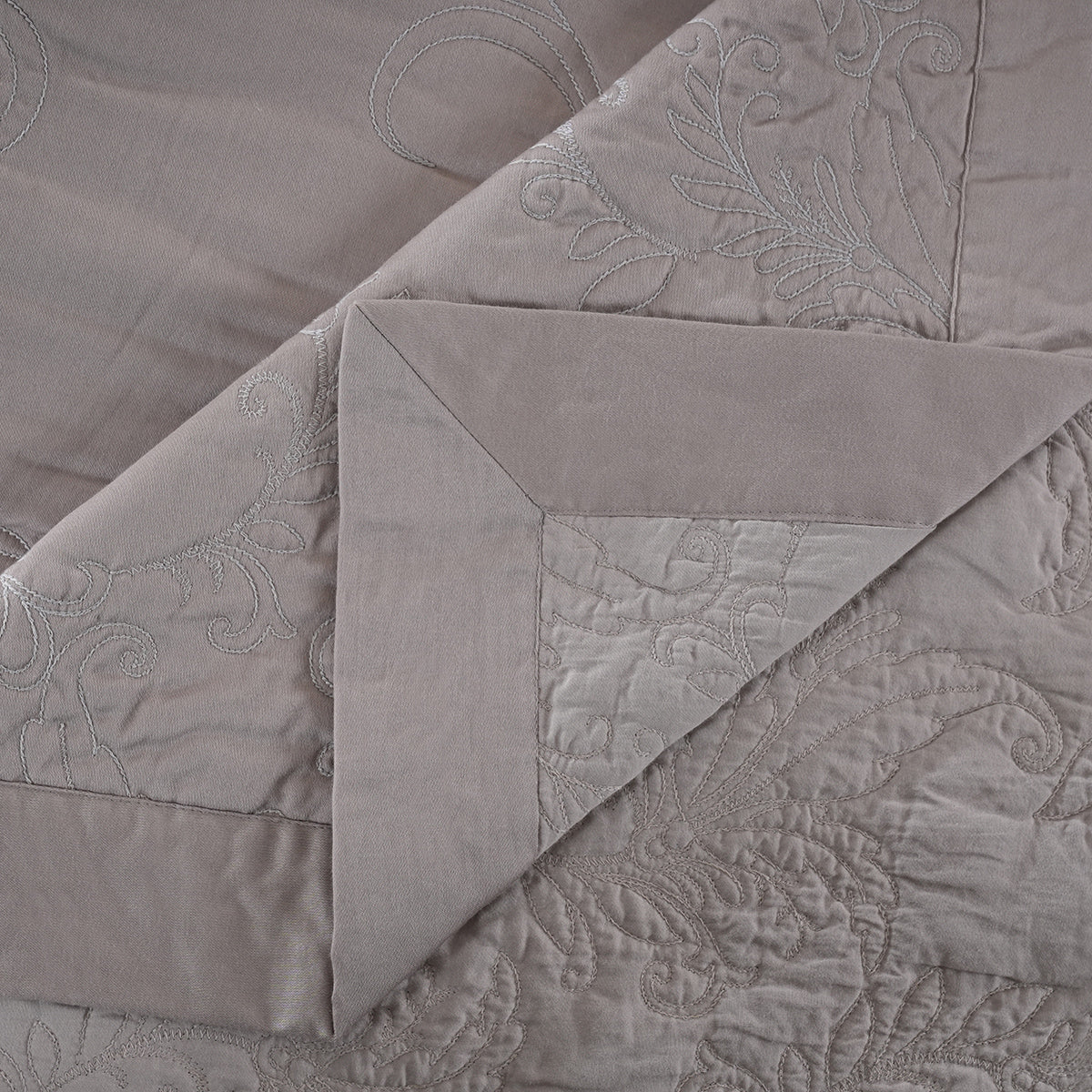 Classical Ornate Twirls & Swirls Quilt/Quilted Bed Cover Neutral