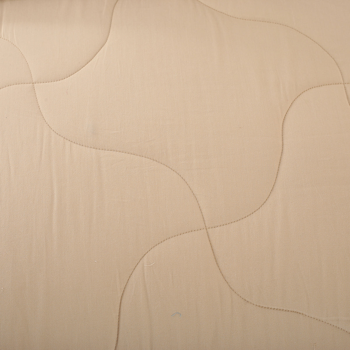 Vincent Light Weight Winter Quilt Marzipan/Simply Taupe