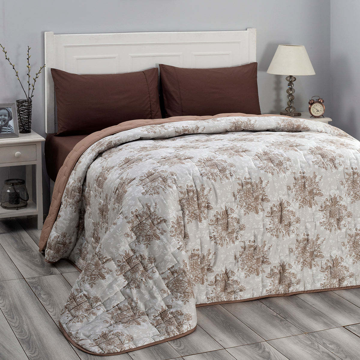Blossom Couture Azalea Winter Quilt/Quilted Bed Cover/Comforter Brown