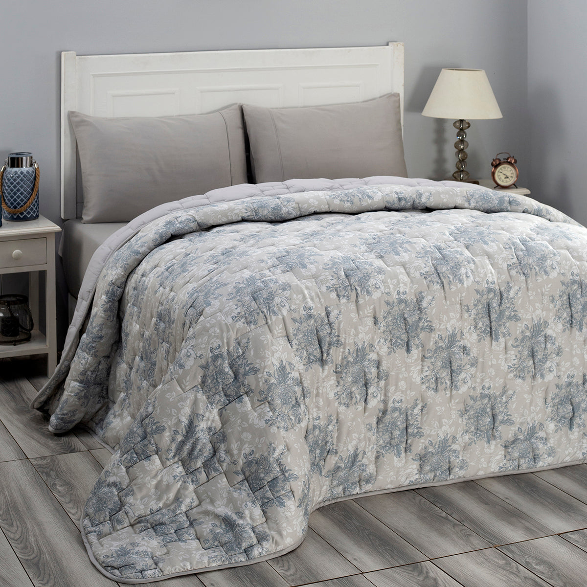 Blossom Couture Azalea Winter Quilt/Quilted Bed Cover/Comforter Blue