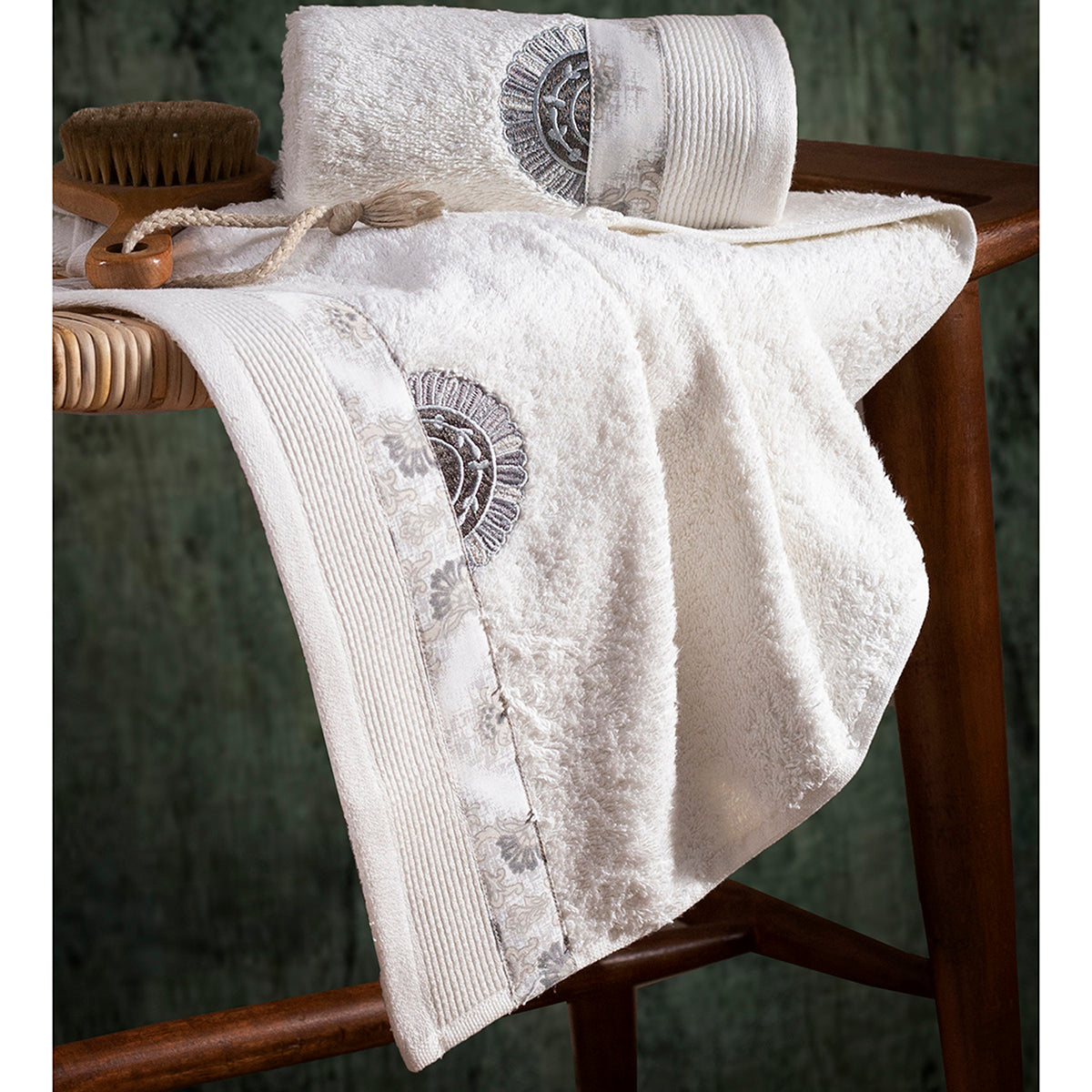 Exotic Heritage Classic Arch Anti-Bacterial, Anti-Fungal and Odour Resistant Towel 40X70 Neutral
