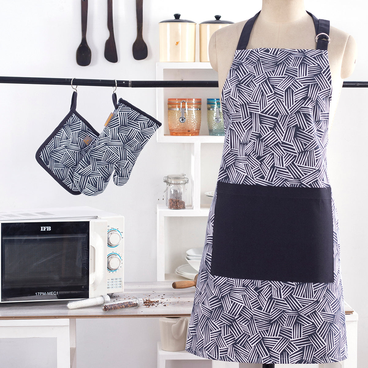 Raw Spikes Indigo 1 Pc Apron